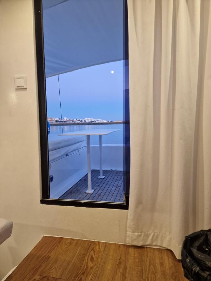 Hotel en barco Barco Casa Catamara Sleepandboat
